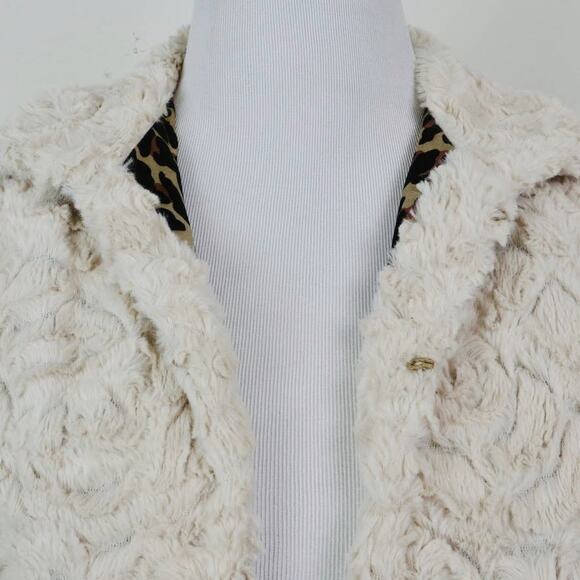 Betsey Johnson Size M Faux Fur Vest Rosette Swirl Cheetah Cream - Picture 9 of 12
